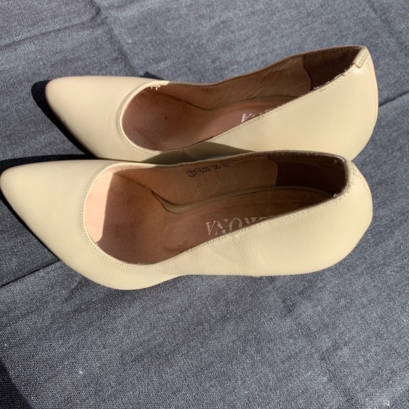 High heel shoes - Picture 2 of 3